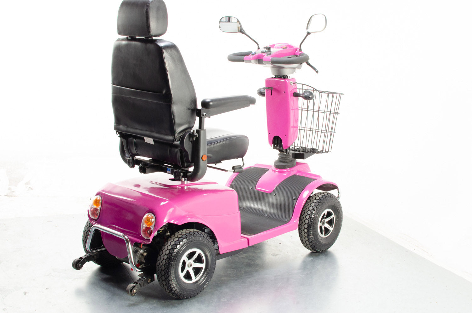 2016 Rascal Pioneer 8mph Large All Terrain Mobility Scooter in Pink