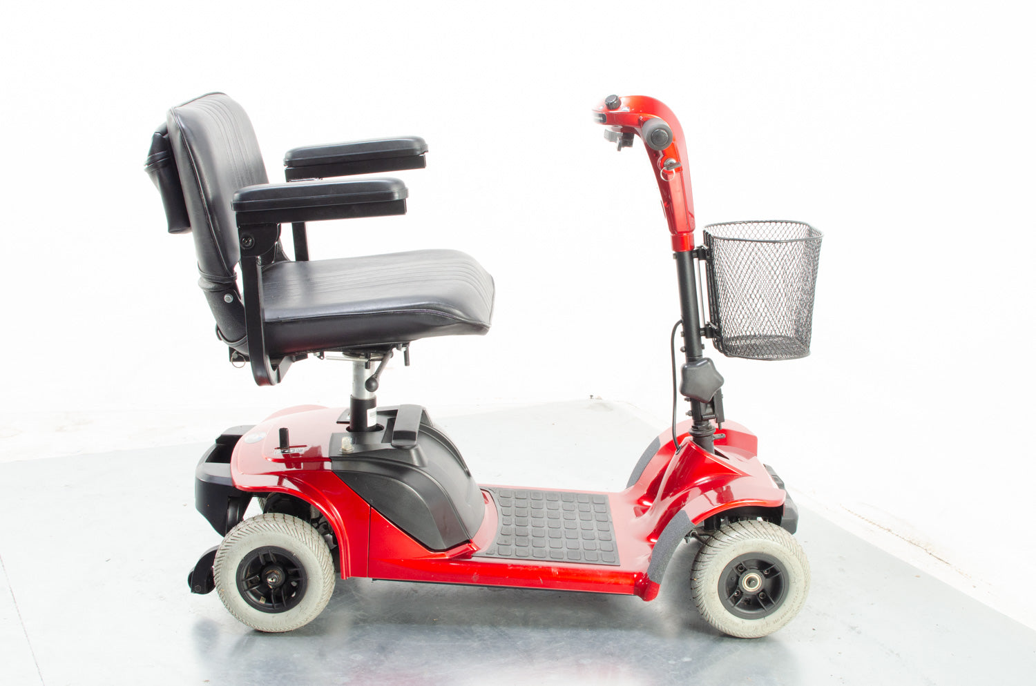 2006 Rascal Taxi Electric Mobility Scooter Small Transportable 4mph in Red