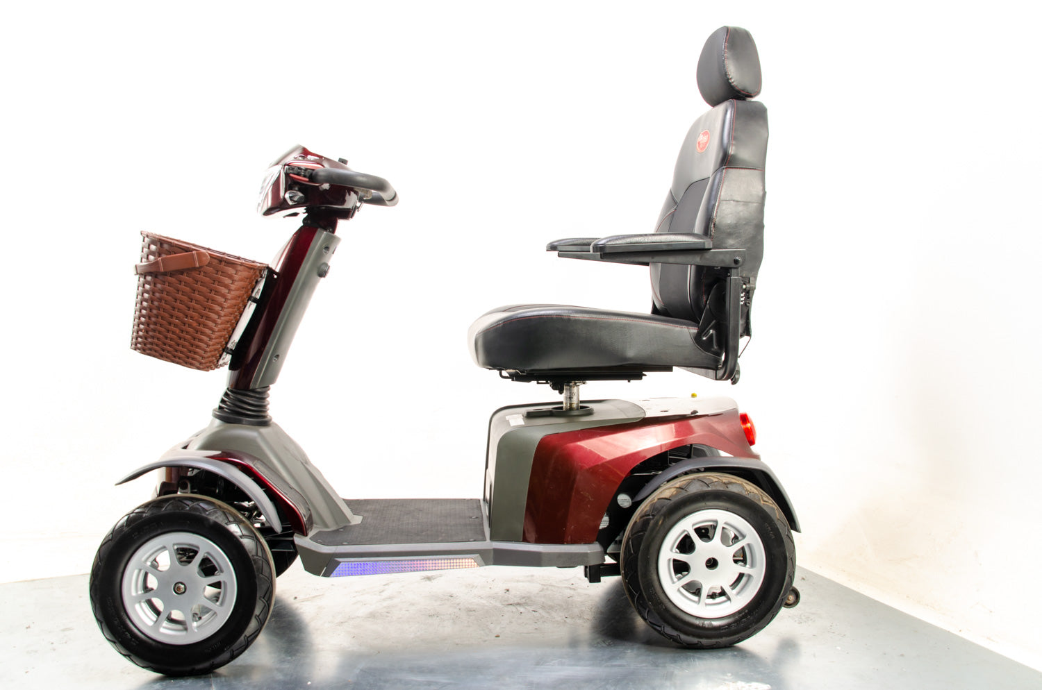 Products Eden Roadmaster Plus All-Terrain Off-Road Used Mobility Scooter 8mph Luxury Electric Large  13641