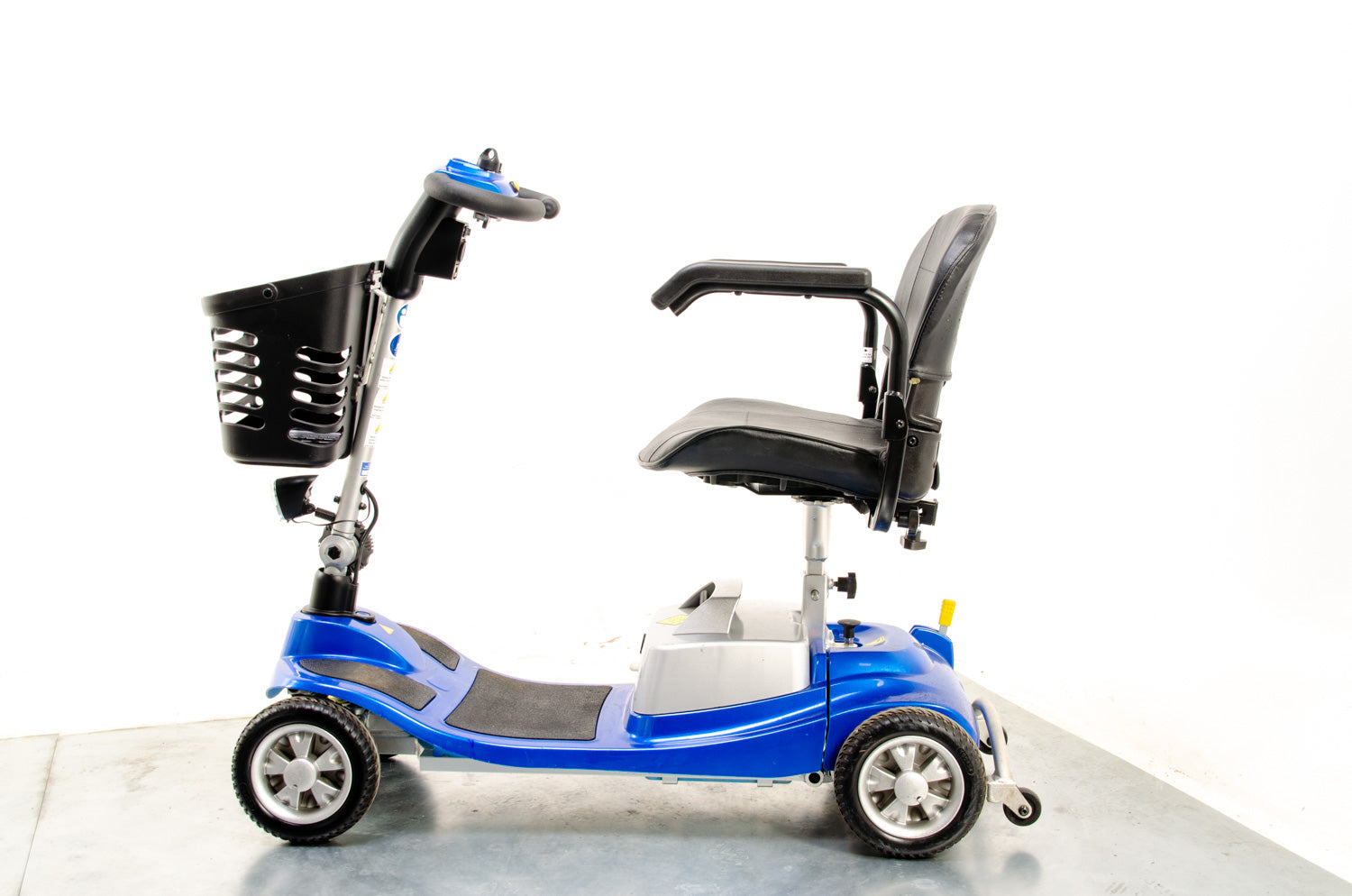 Illusion Ultra Lightweight Aluminium Mobility Boot Scooter in Blue 4mph with Suspension 2022