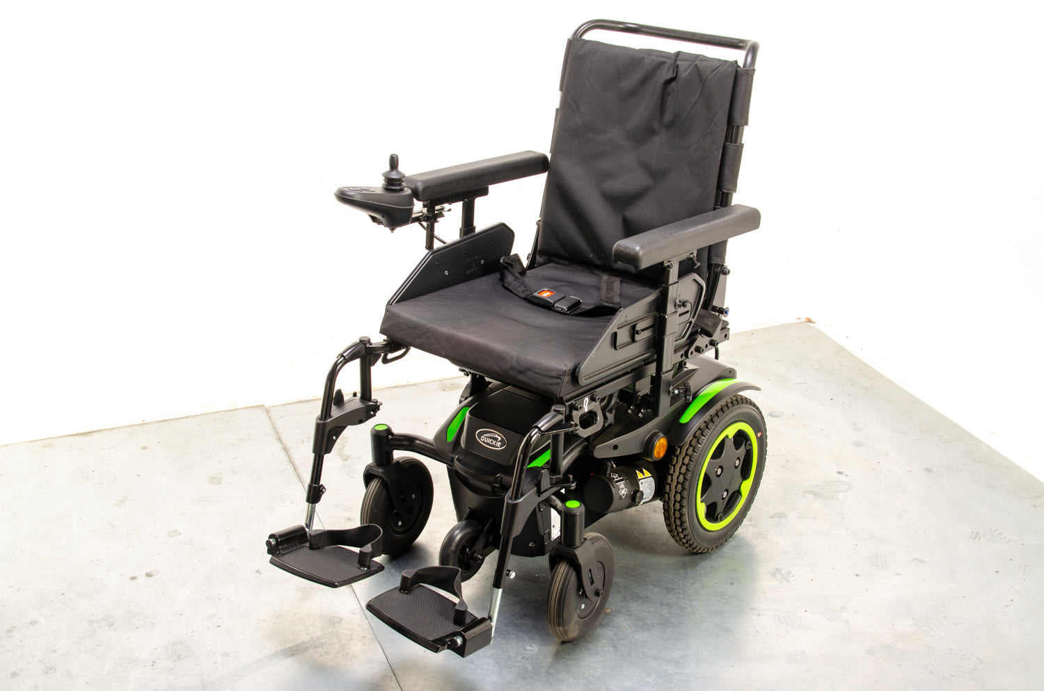 2022 Quickie Q100 R Compact Indoor Outdoor Powerchair Wheelchair Sunrise Medical 03682