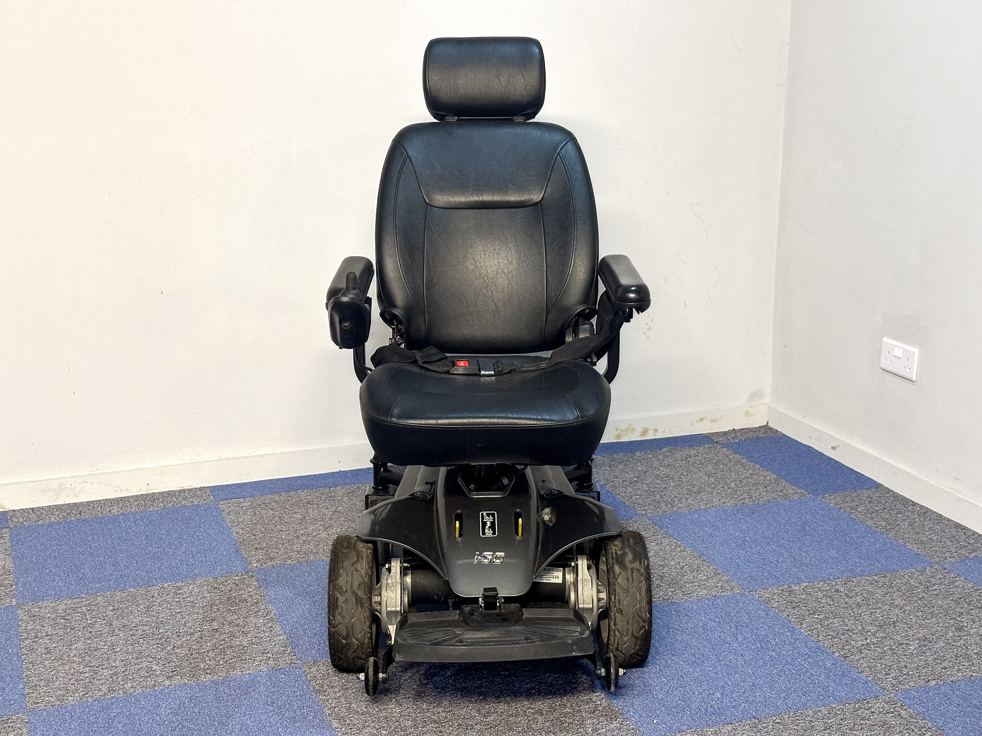 I-Go Zenith Pro best performing powerchair both around the house and outside FWD