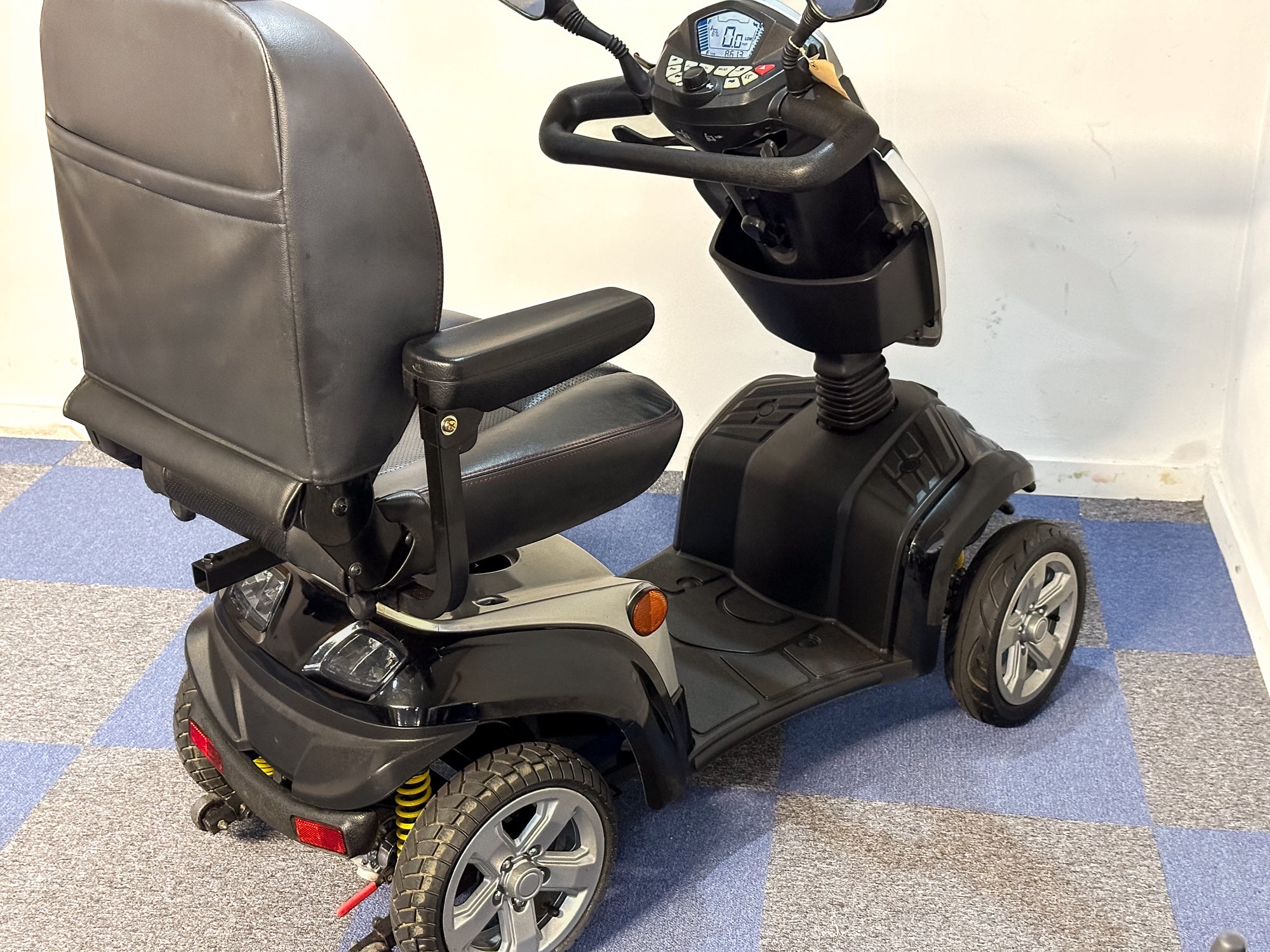 Kymco Agility Midsize Luxury Mobility Scooter 8mph Road Pavement All-Terrain