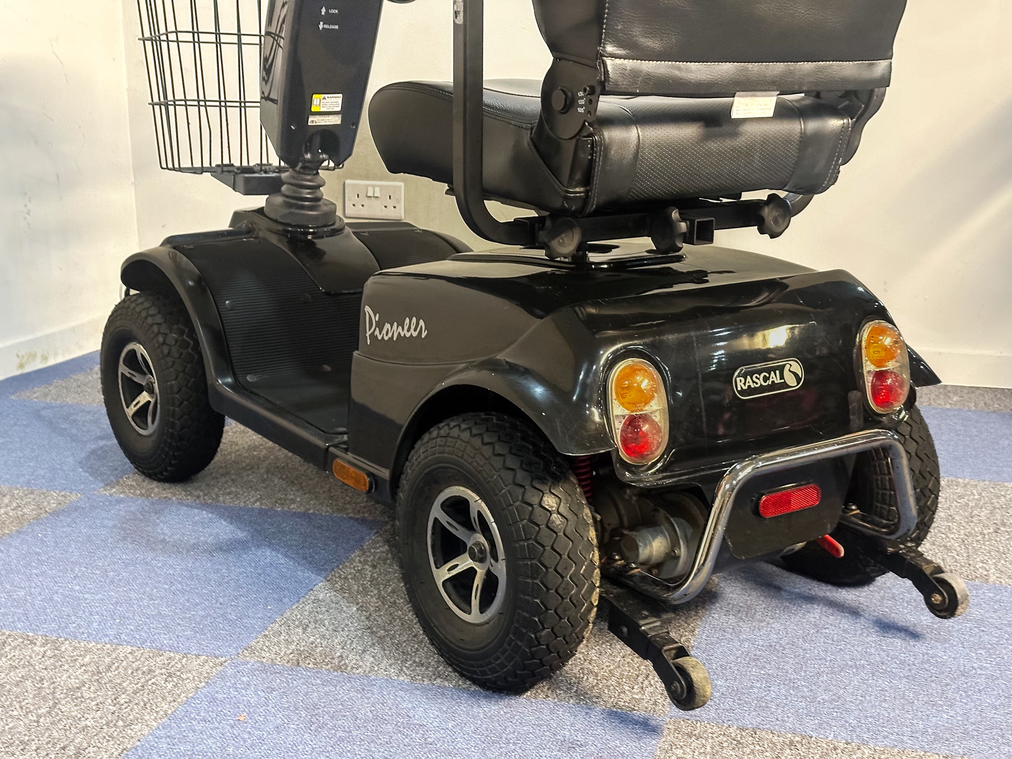 Rascal Pioneer Used Electric Mobility Scooter 8mph All-Terrain Suspension Off-Road Black 16192