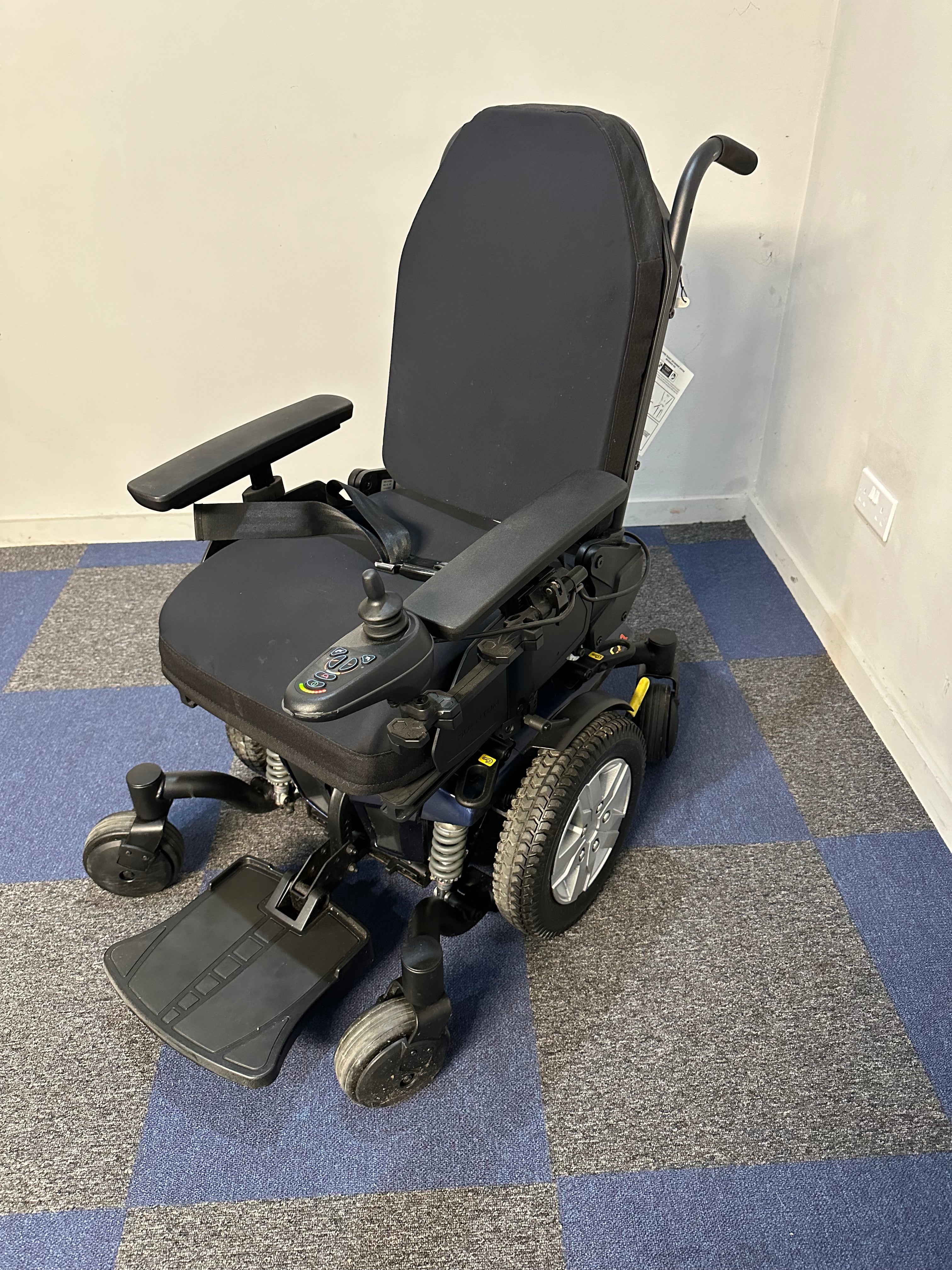 Pride Quantum Q4 Powerchair With Power Recline in Blue 4mph