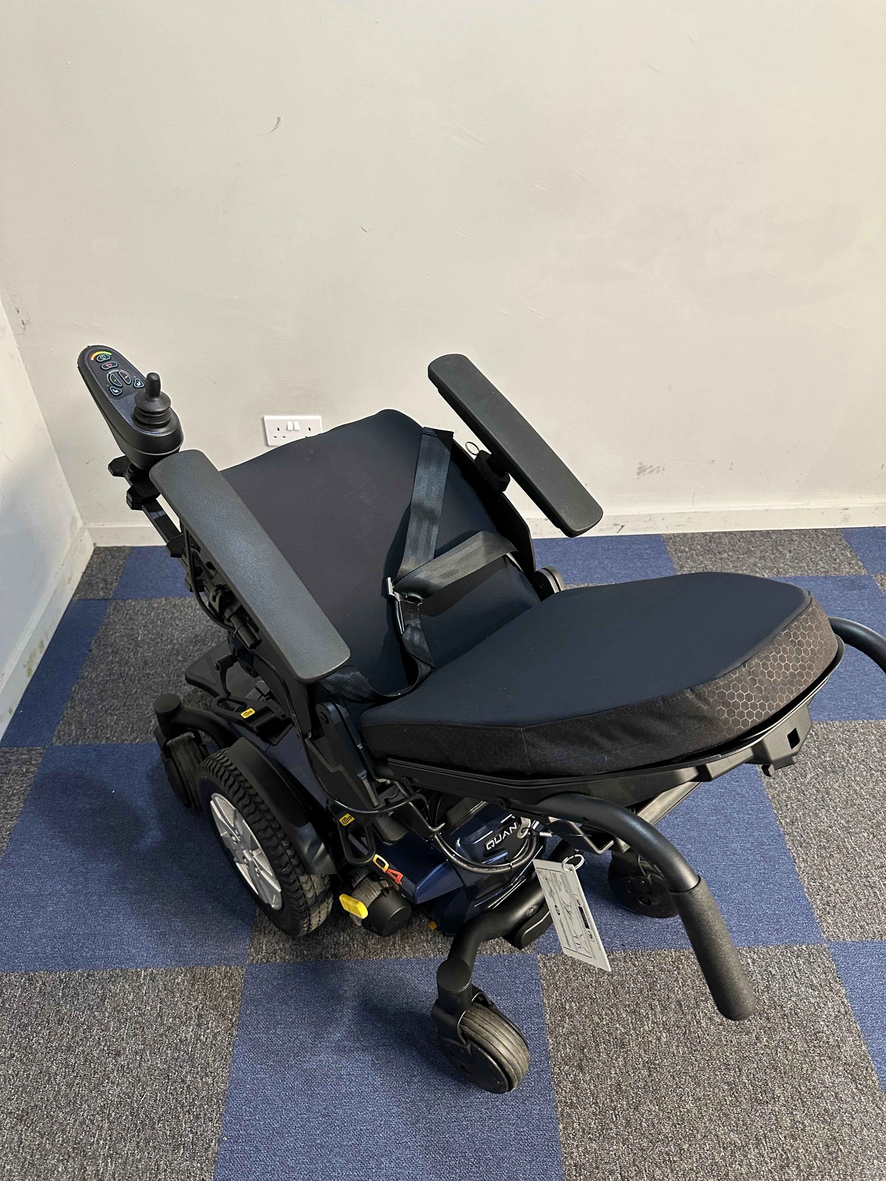 Pride Quantum Q4 Powerchair With Power Recline in Blue 4mph