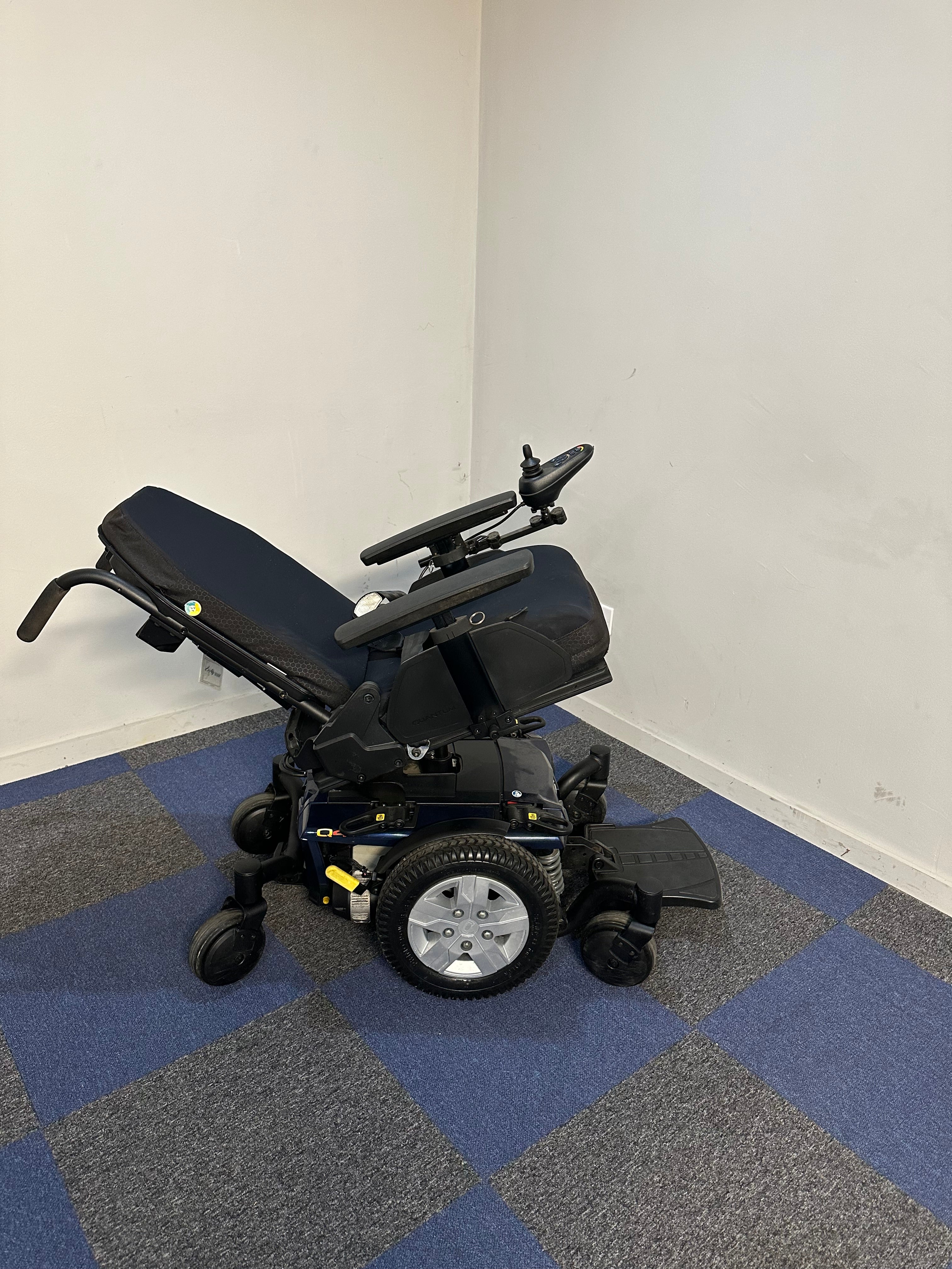 Pride Quantum Q4 Powerchair With Power Recline in Blue 4mph