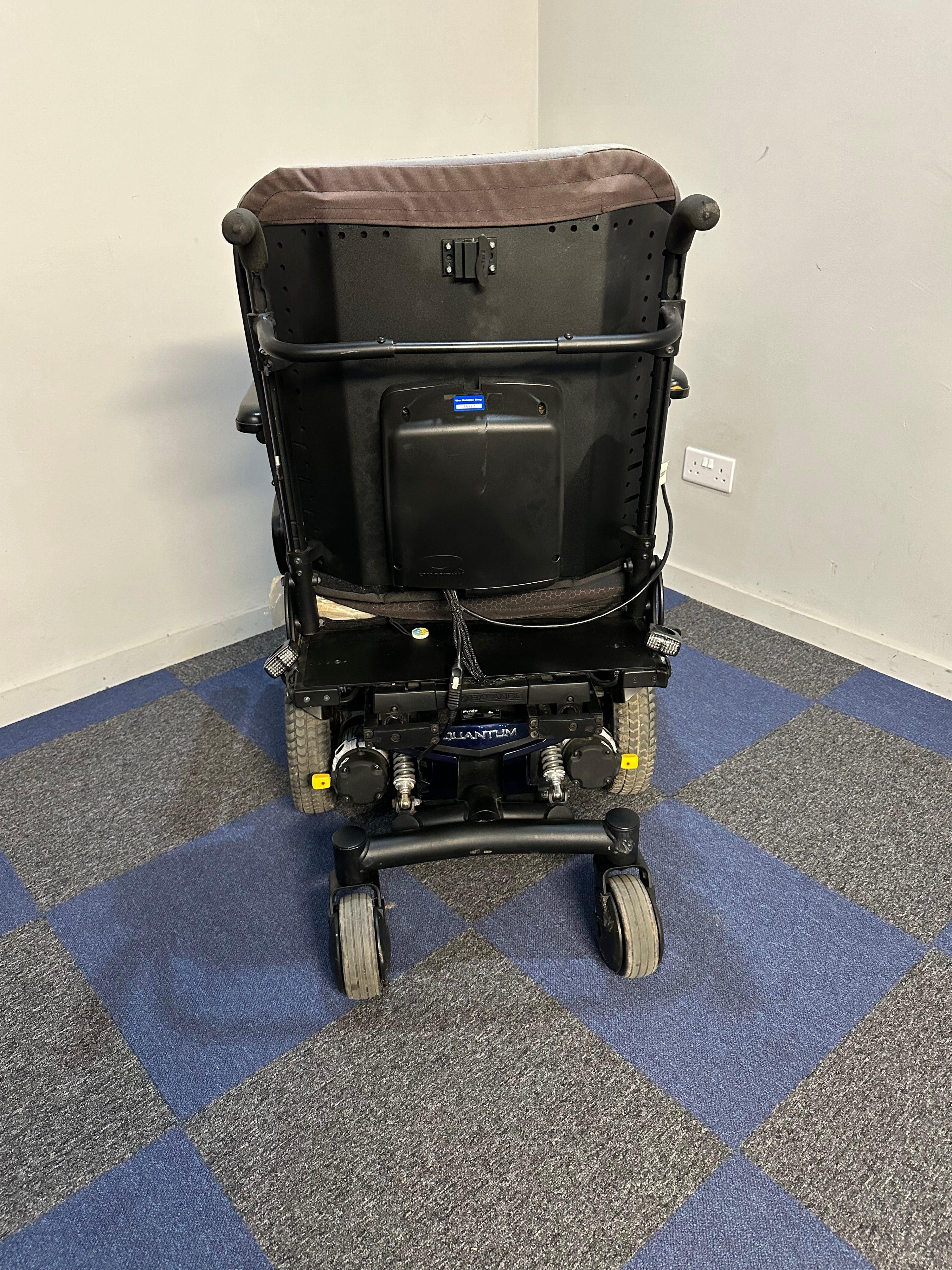 Pride Quantum Q6 EDGE HD Black Bariatric Electric Wheelchair Powerchair With Power Tilt Heavy-Duty