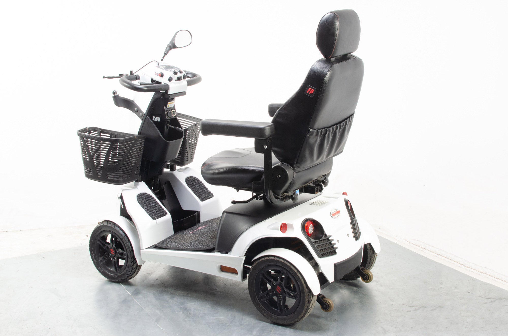Freerider FR1 Electric Mobility Scooter 8mph Large Road Legal White
