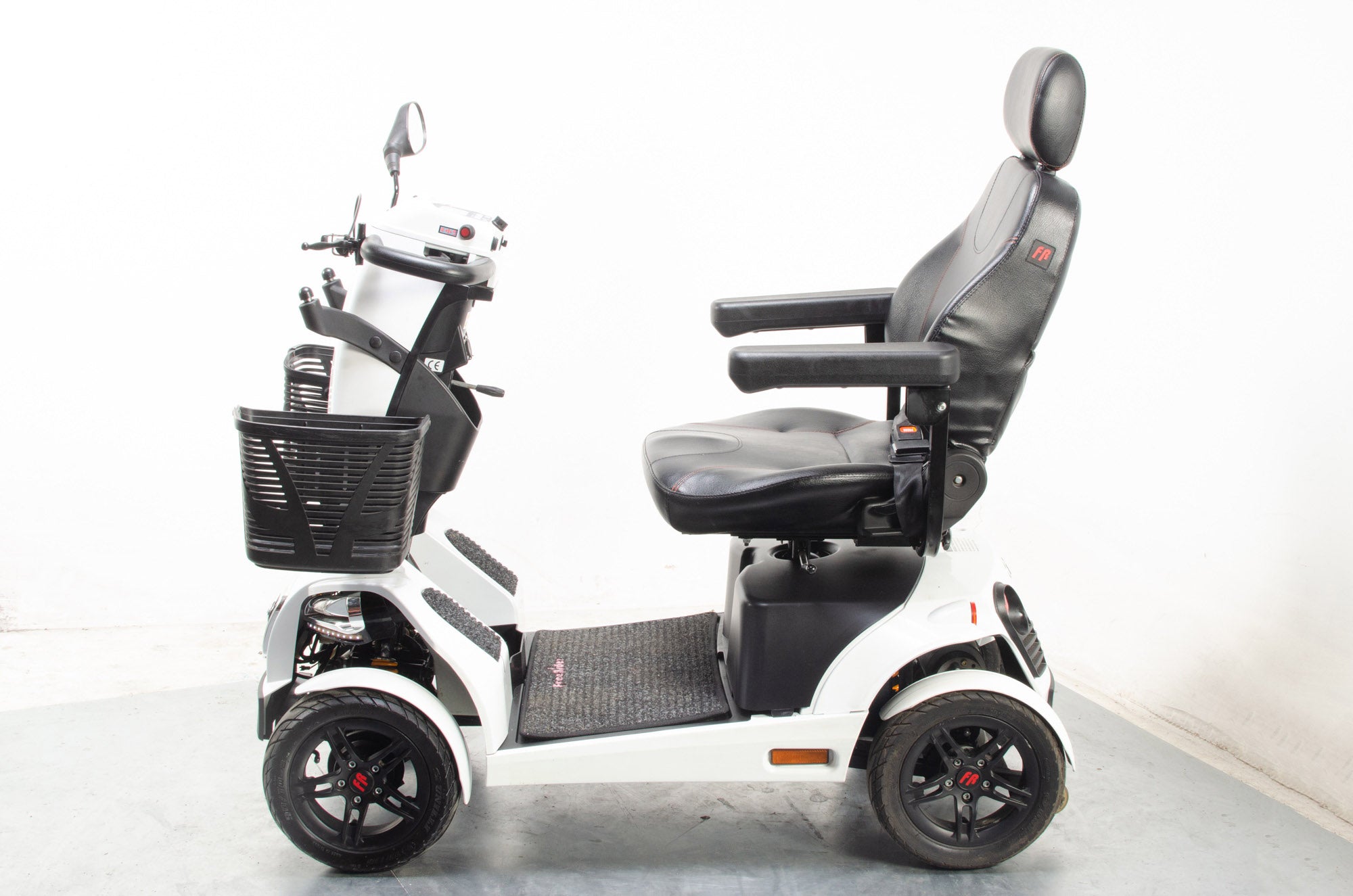 Freerider FR1 Electric Mobility Scooter 8mph Large Road Legal White