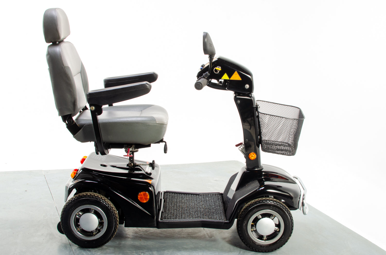 Rascal 388XL Used Electric Mobility Scooter 6mph Pavement Road Class-3 Captain Seat