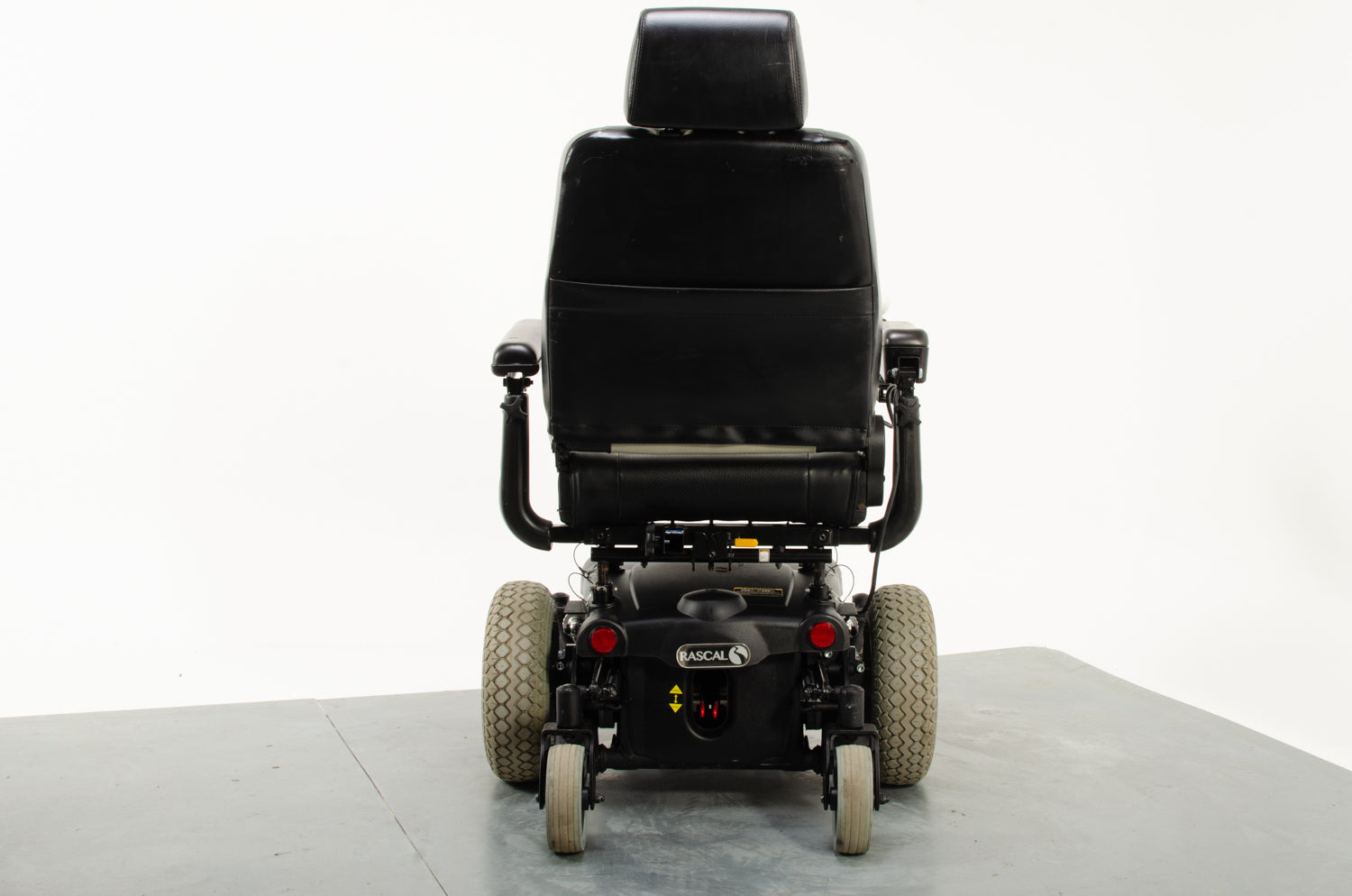 P327XL Used Powerchair Electric Mobility Wheelchair 32 Stone Bariatric Heavy-Duty