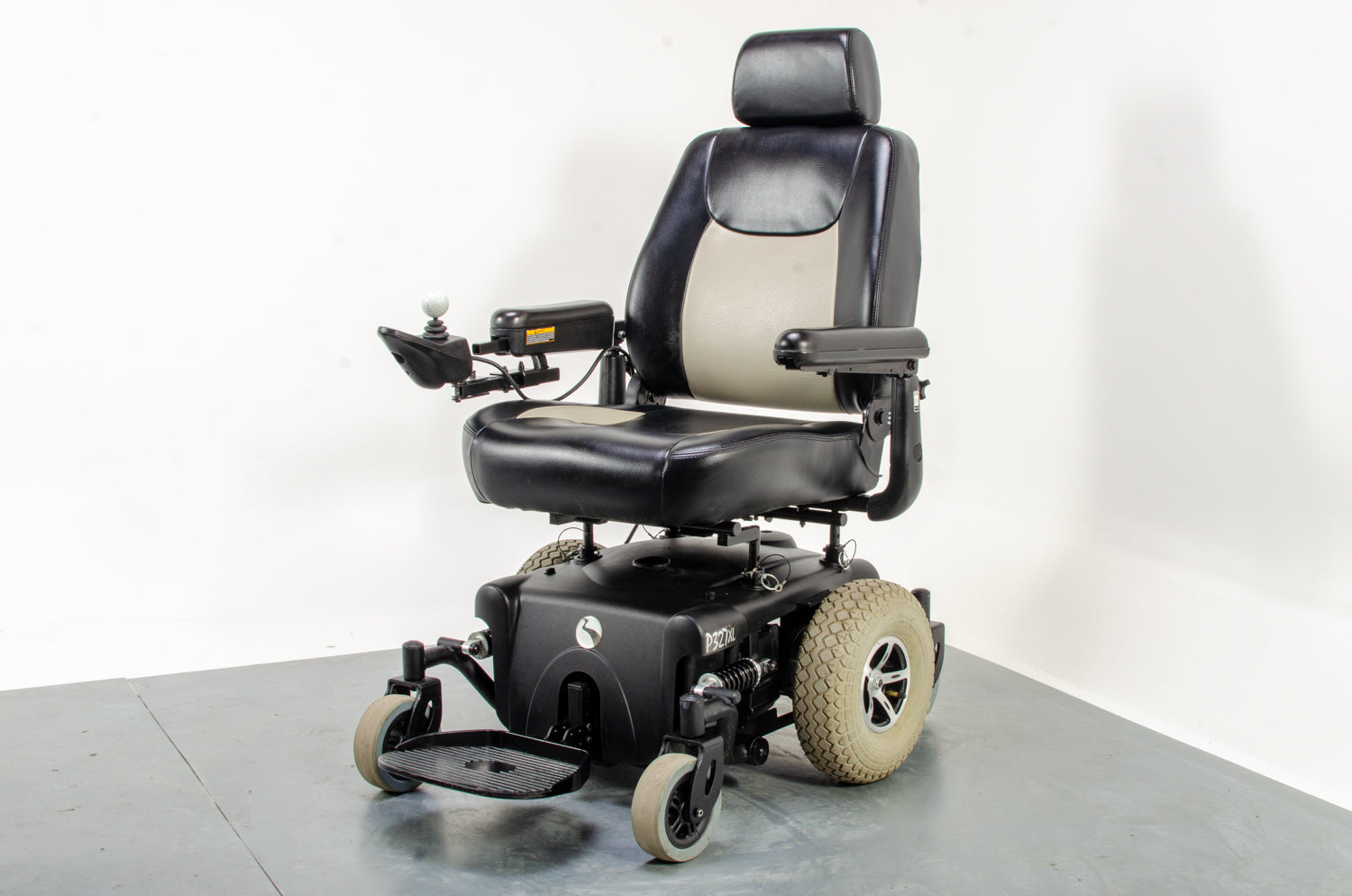 P327XL Used Powerchair Electric Mobility Wheelchair 32 Stone Bariatric Heavy-Duty