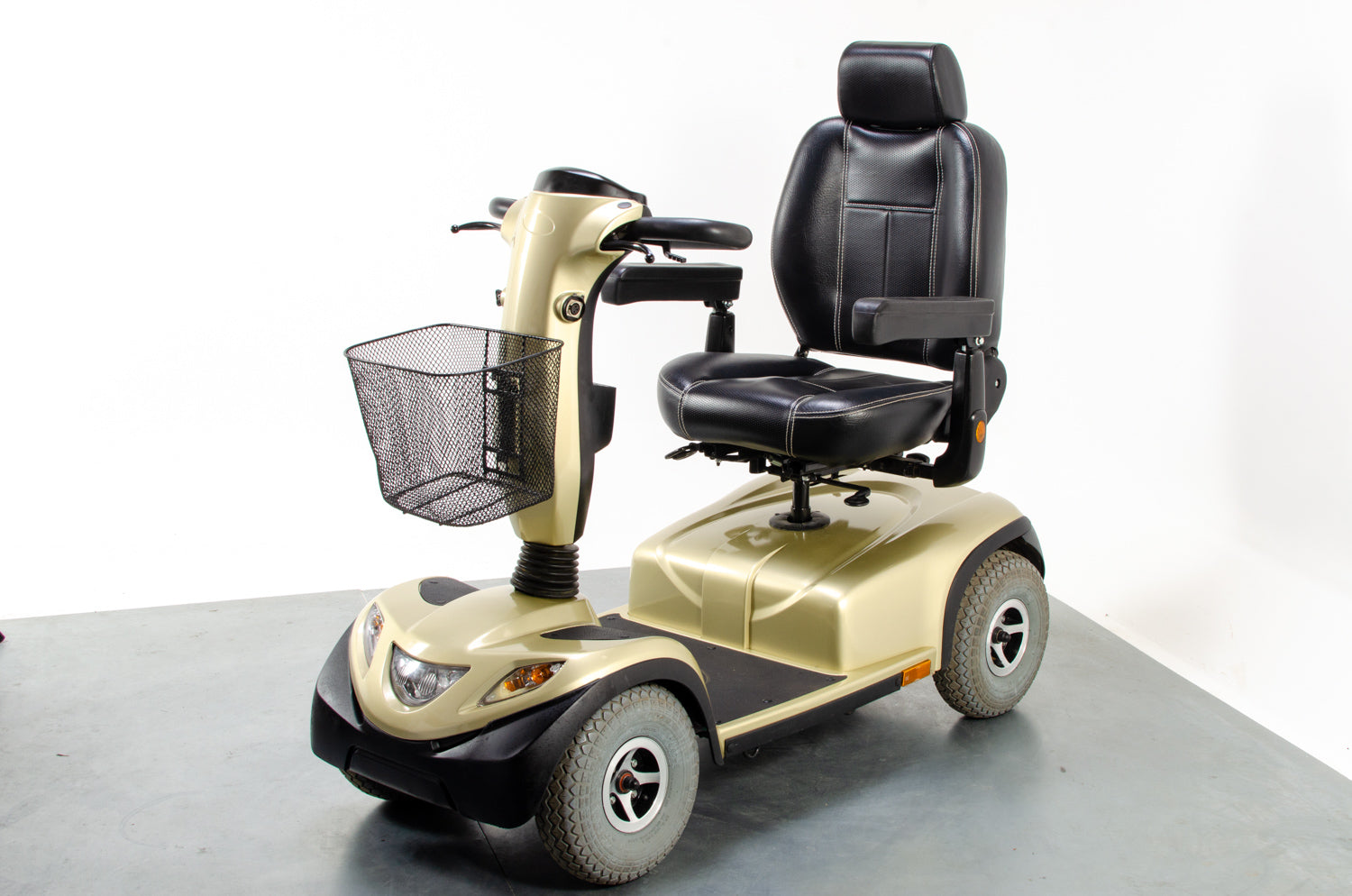 2015 Invacare Comet Large Comfort Mobility Scooter