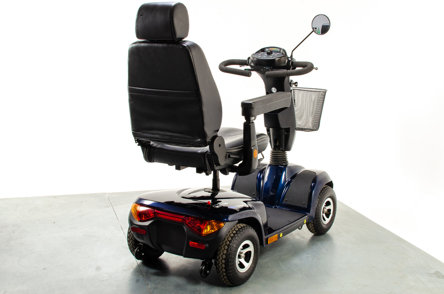 Invacare Orion Midsize Mobility Scooter 8mph Pavement Road Suspension Pneumatic