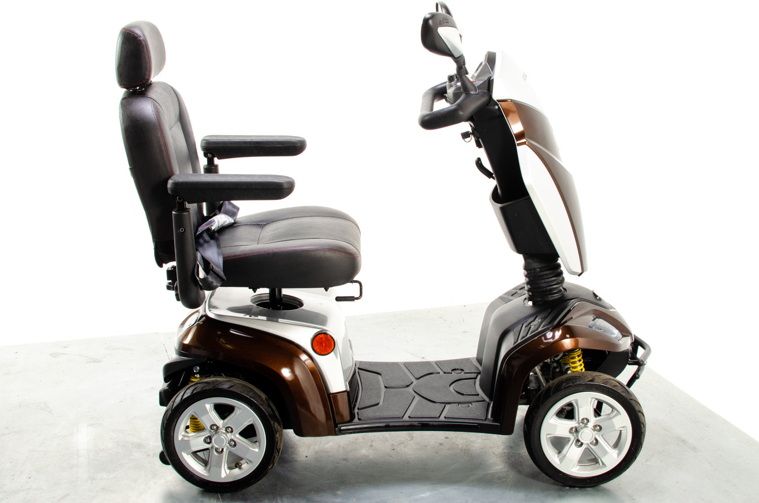 Kymco Agility Midsize Luxury Mobility Scooter 8mph 2 miles from new