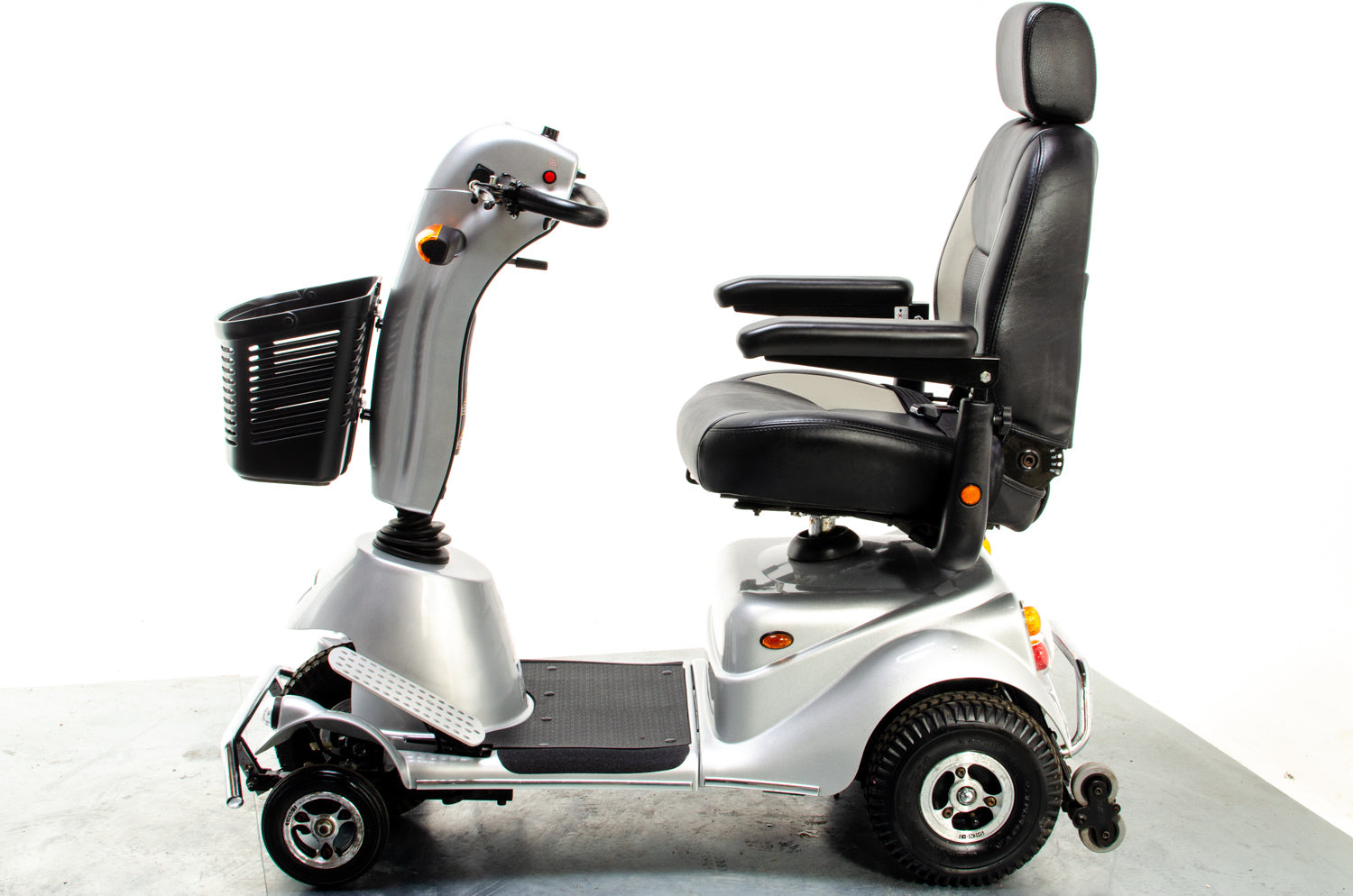 AVC Quingo Plus 8mph Used Mobility Scooter 5 Wheels Road Pavement Turning Circle
