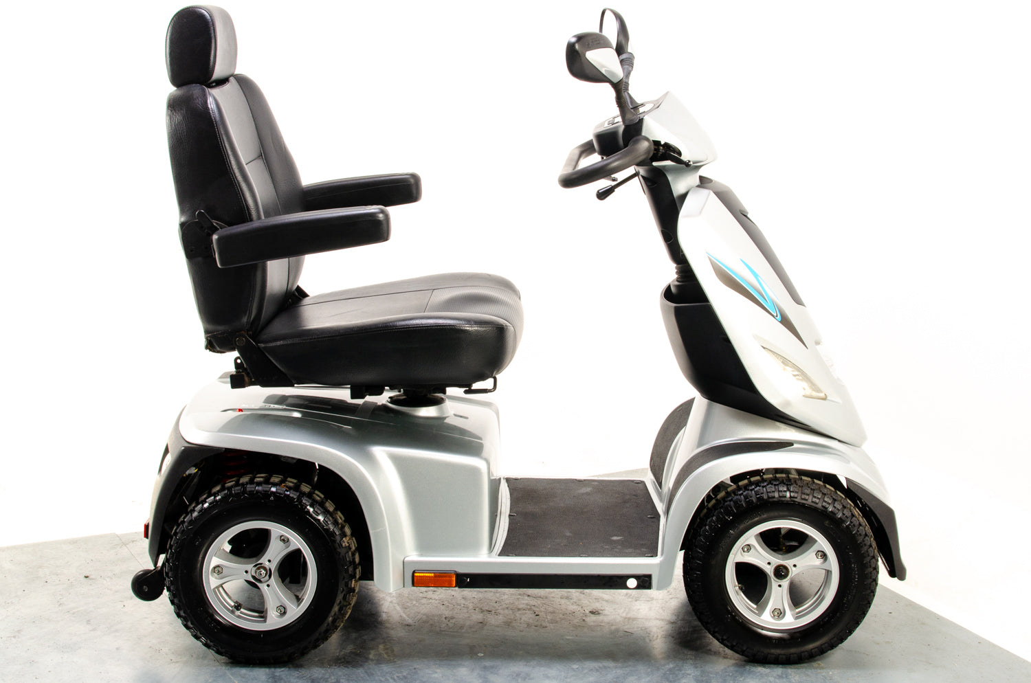 Drive ST6 Used Premium High Output All Terrain Mobility Scooter 35stone Bariatric Invacare Cetus