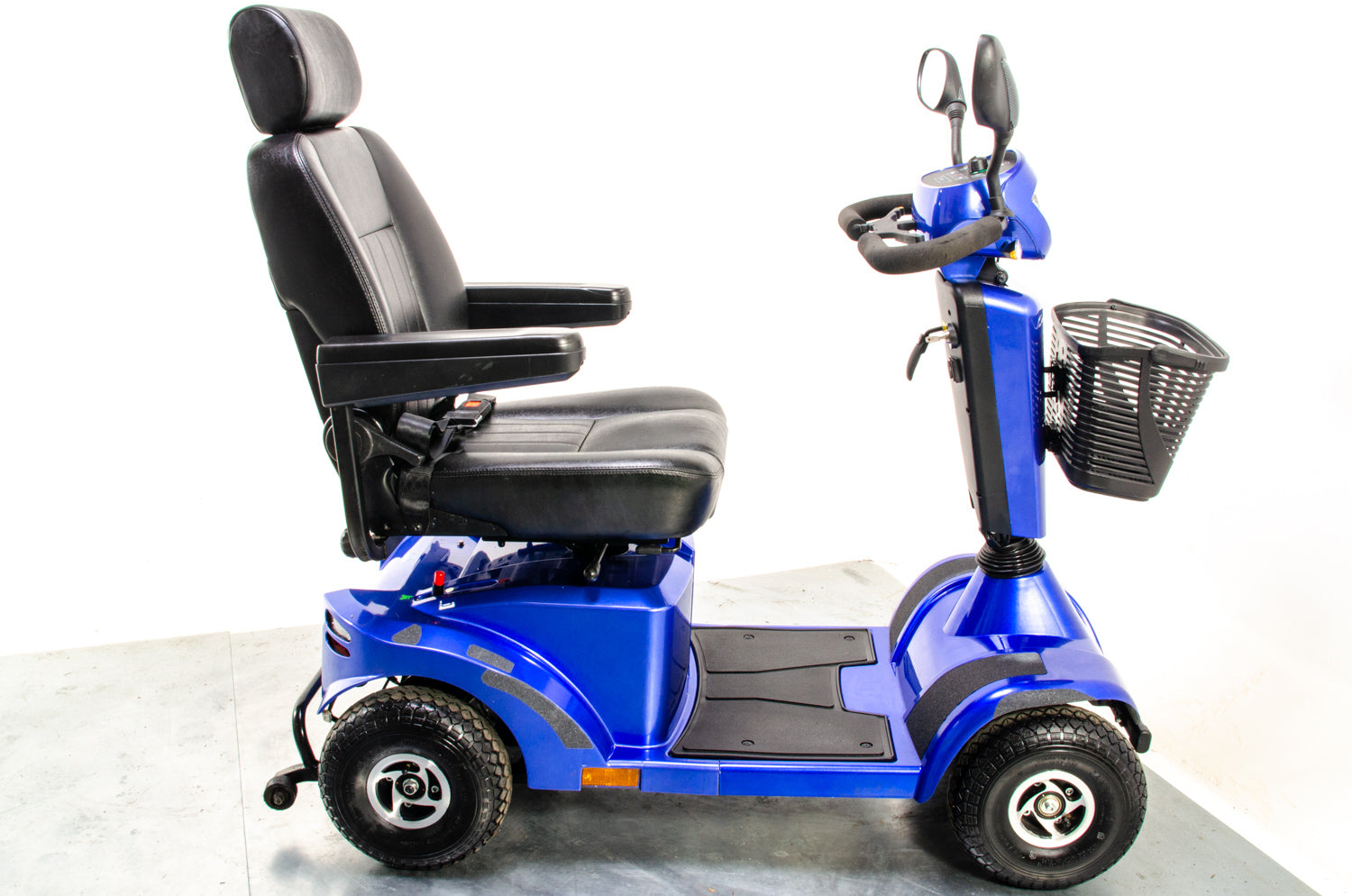 Sunrise Medical Sterling S425 Used Mobility Scooter 8mph Blue Midsize Pneumatic Pavement 13331