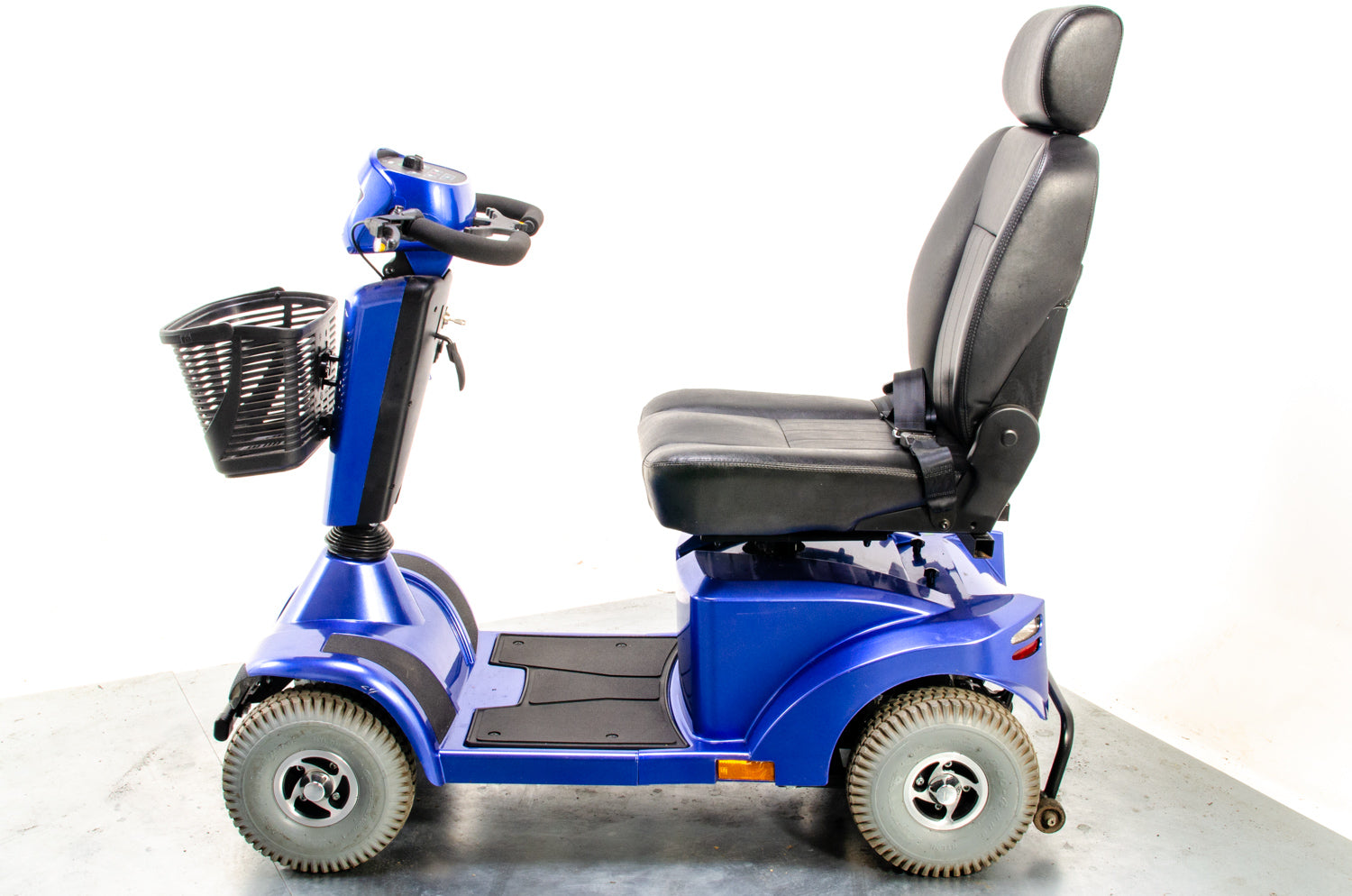 Midi GTE Sterling S425 Used Mobility Scooter 8mph Blue Midsize Pneumatic Pavement 13290