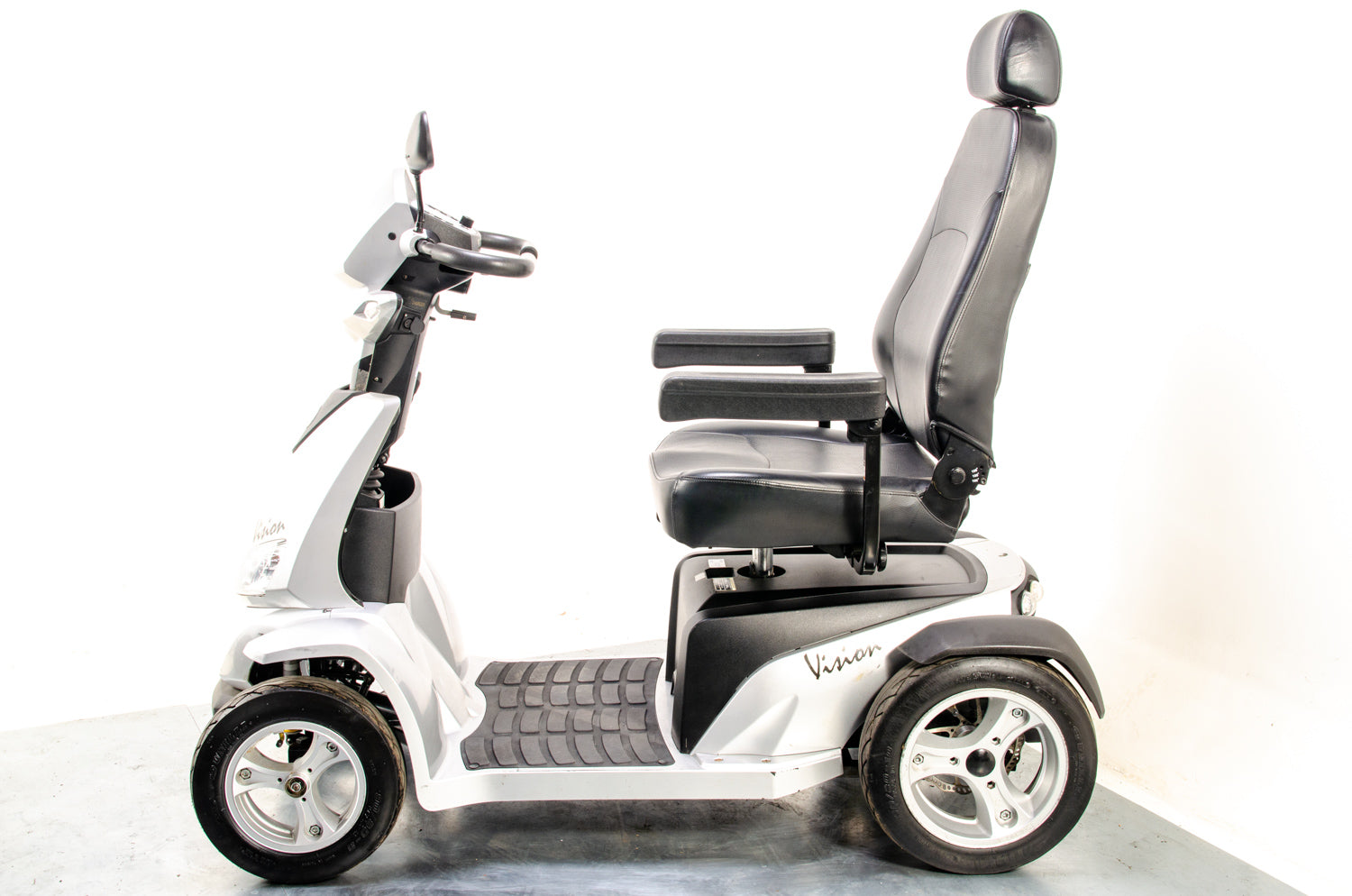 Rascal Vision Used Electric Mobility Scooter 8mph Large All-Terrain Road Legal Silver Pneumatic Tyres 13336