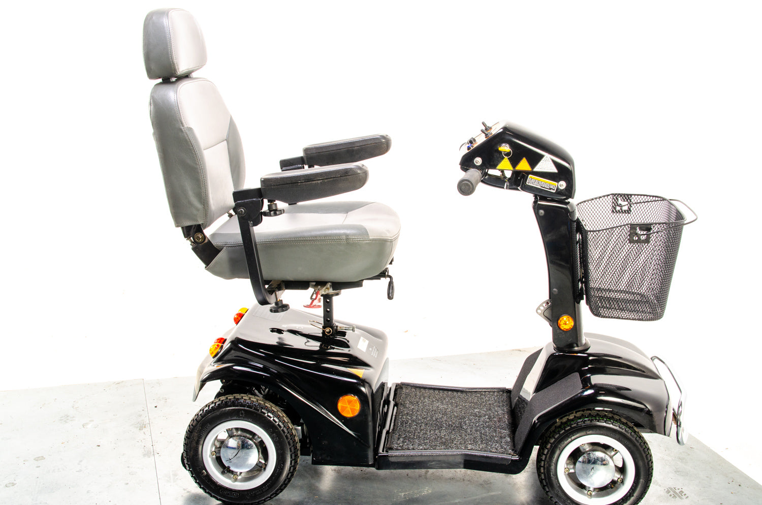 Rascal 388XL All-Terrain Used Electric Mobility Scooter 6mph Road Legal Pavement Comfy Black 13415