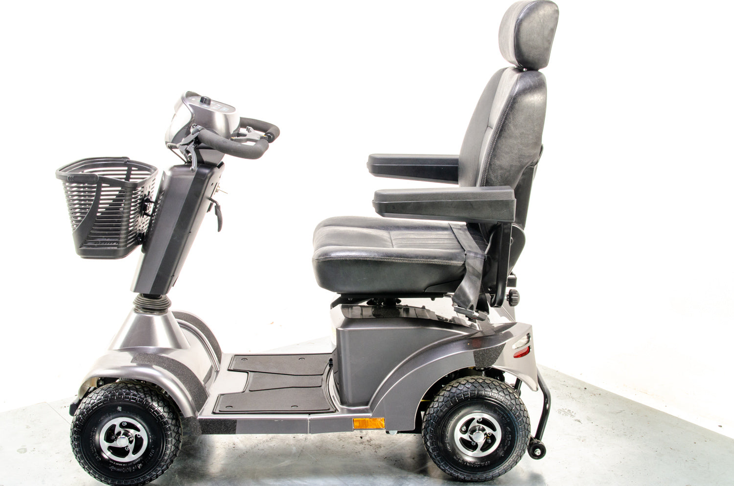 New Sterling S425 Mobility Scooter All-Terrain 8mph Midsize Pneumatic Pavement 13553