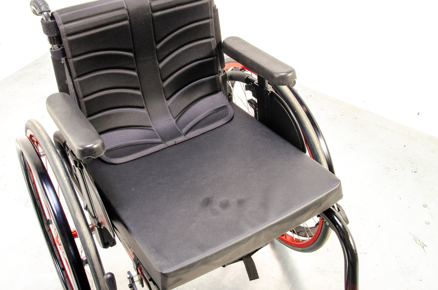 QUICKIE Helium Ultra Lightweight Rigid Wheelchair Active Sunrise Medical Ex-Demo