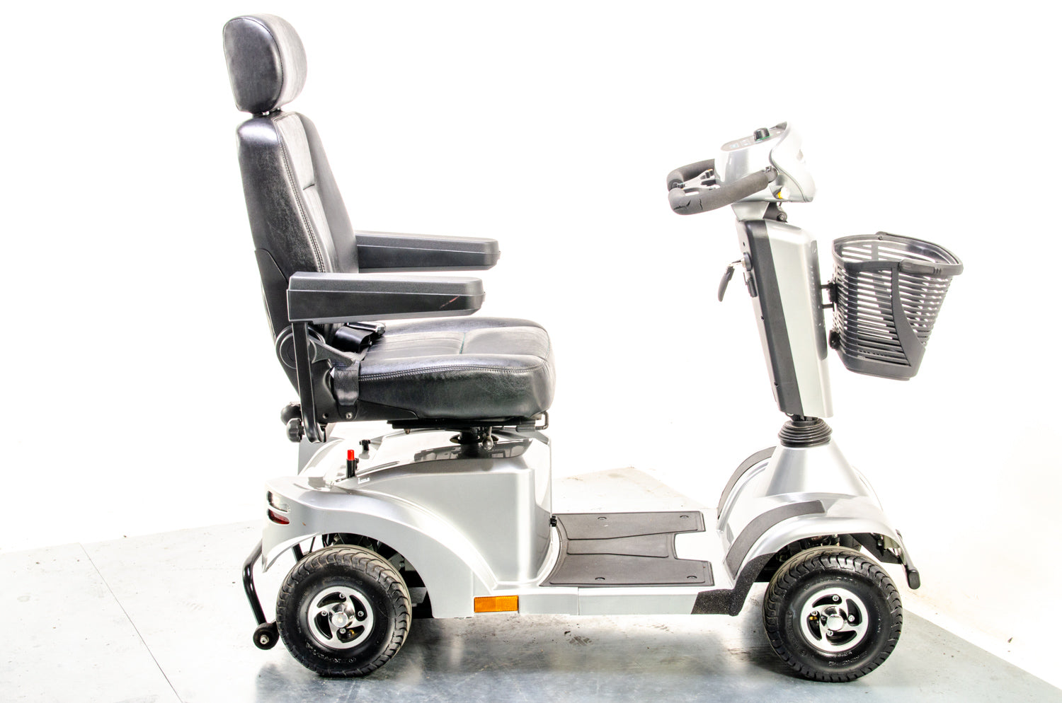 Sunrise Medical Sterling S400 Used Mobility Scooter Silver Midsize Pneumatic Pavement 13544