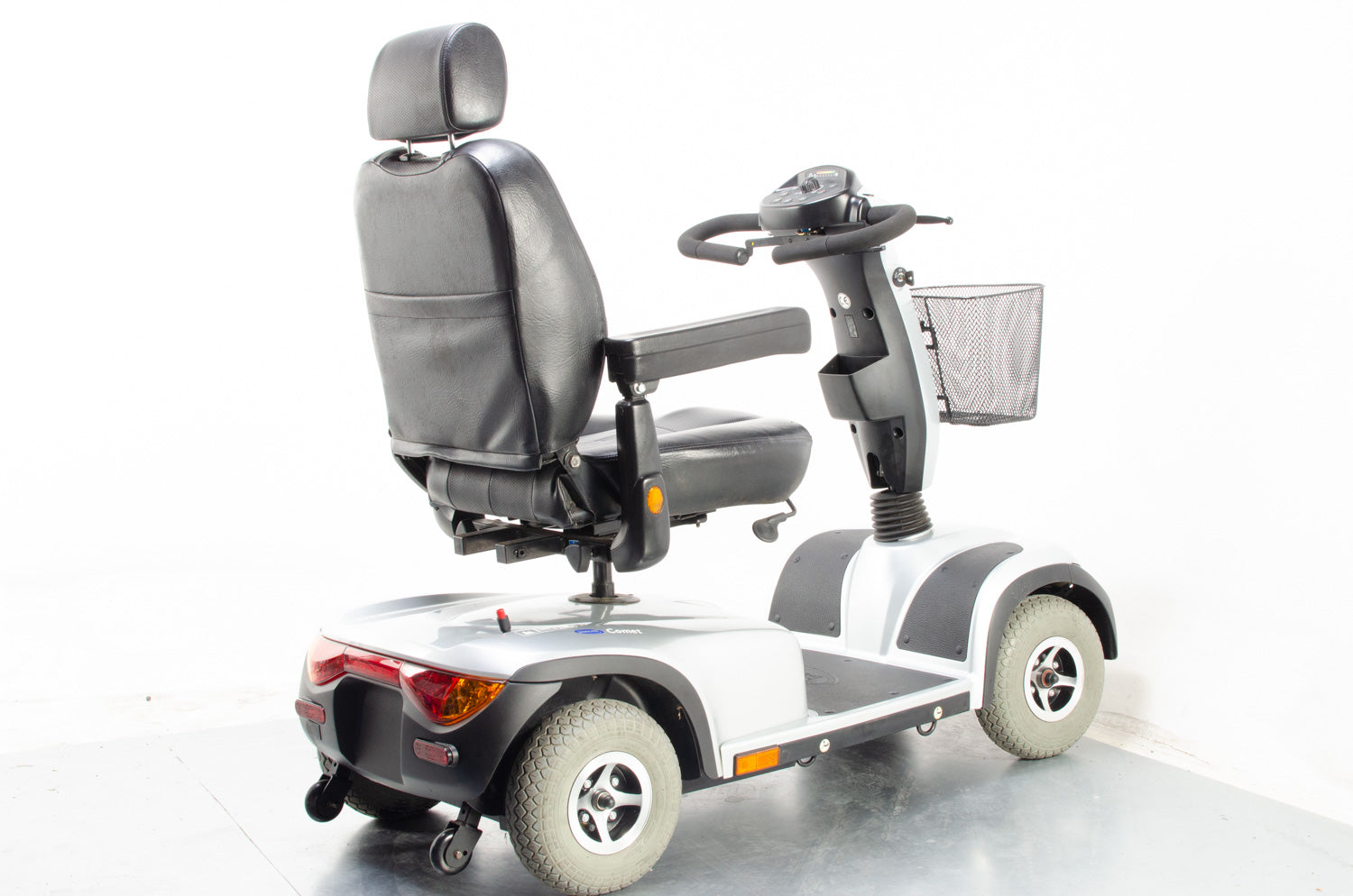 2013 Invacare Comet 8mph Large Size Comfort Mobility Scooter in Silver