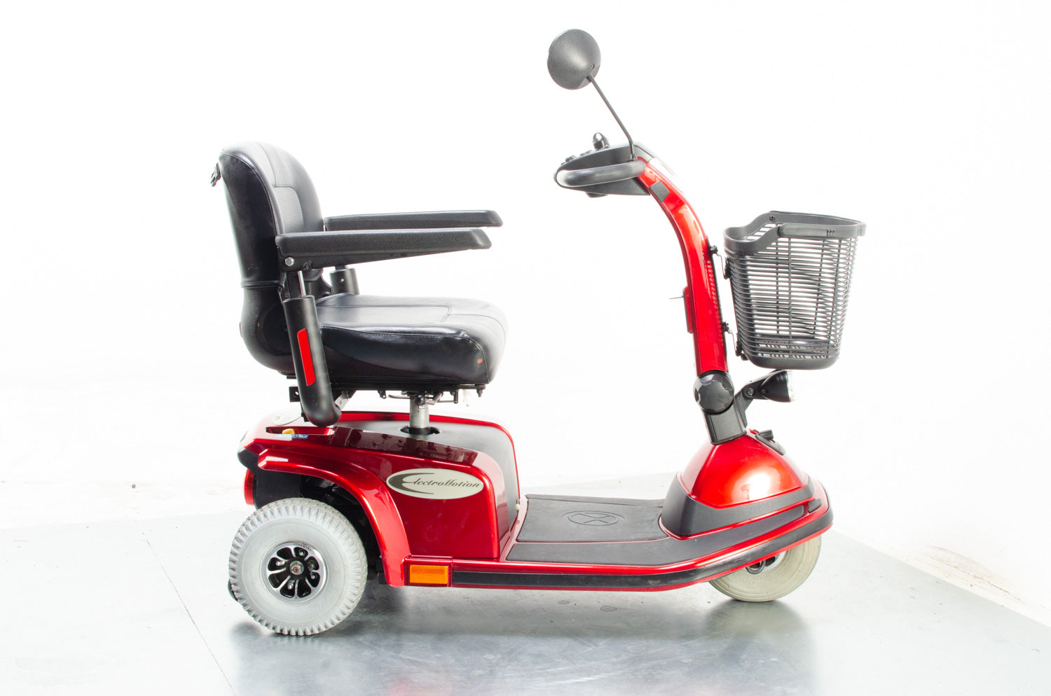 2016 Electromotion Super Glide 4mph Mid Size 3 Wheel Trike Mobility Scooter in Red