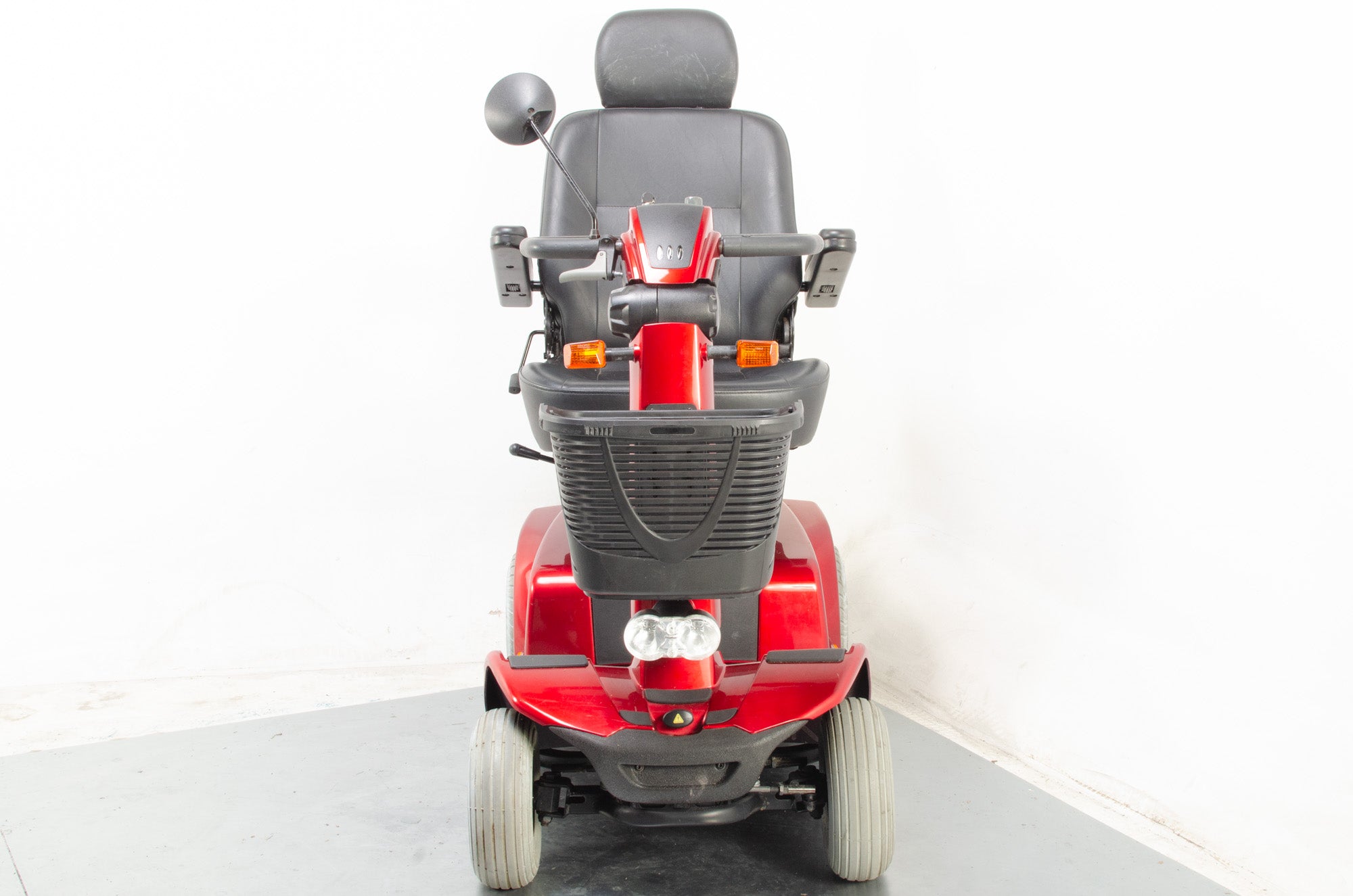 Pride Celebrity X Deluxe Used Electric Mobility Scooter Comfy Pneumatic Suspension Pavement