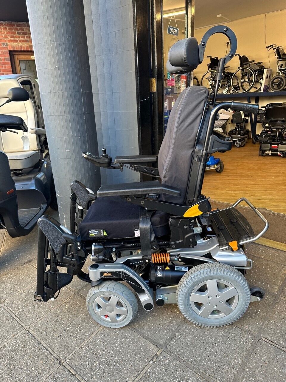 Invacare Storm X-plore 8mph Electric Wheelchair Powerchair All-Terrain Indoor Outdoor