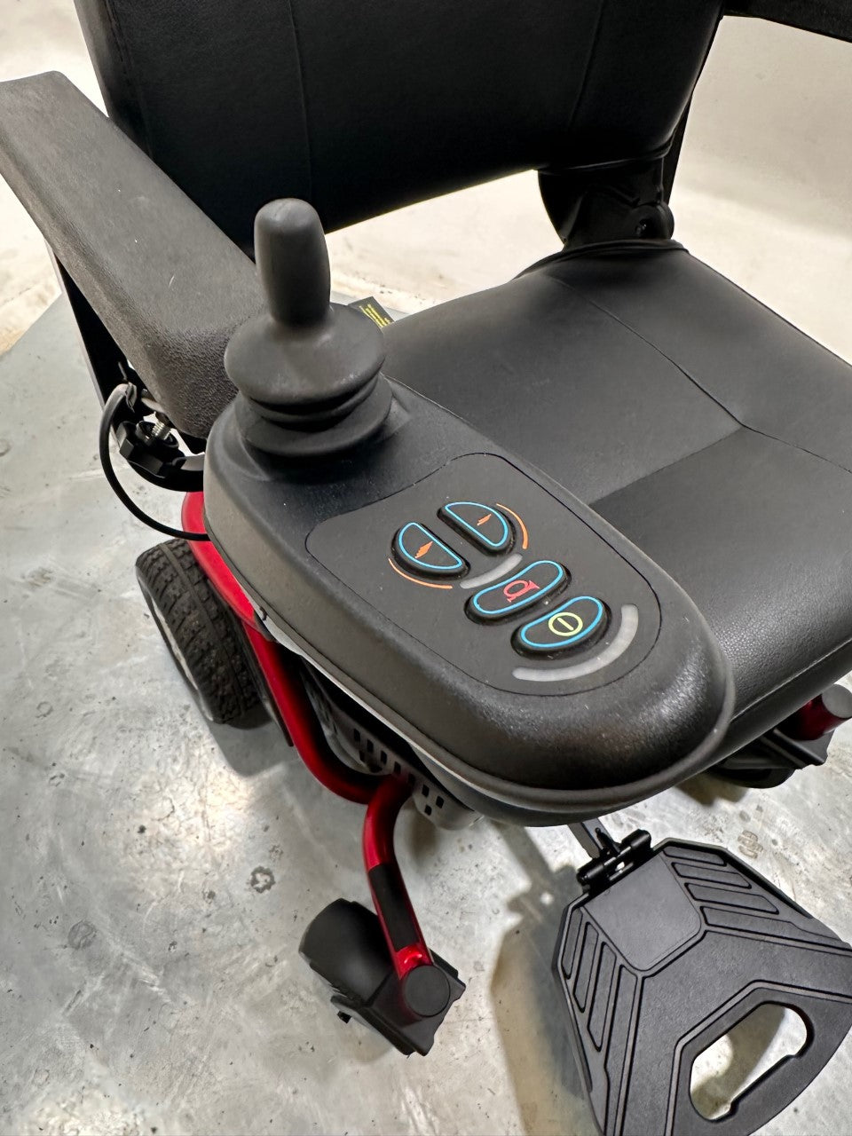 Vanos Travelux Quest Transportable Powerchair 18ah or 22ah batteries 12-15 mile range